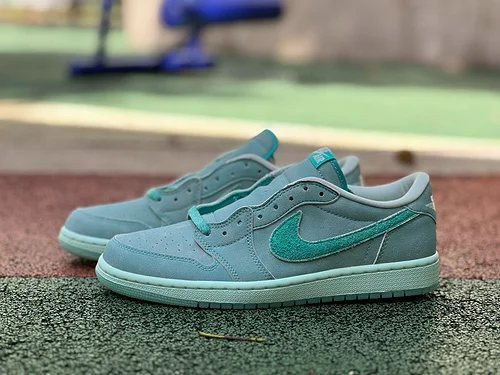 AJ1 ロートップ ラグーングリーン レトロバスケットボールシューズ HQ8111-300
