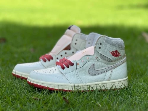 AJ1 ハイトップ ベージュホワイト「シナバー」WMNS スニーカー DB4612-100