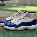 AJ11 ホワイトブルーレッド エアジョーダン11「レアエア」スニーカー IH0296-400