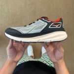 ホカオネオネ クリフトン9 シルバーブラック マラソンランニングシューズ 1155370/HBN