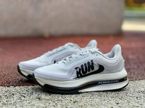 ナイキ エアクッション ベージュホワイトブラック ペガサスプレミアム スニーカー IH2288-001