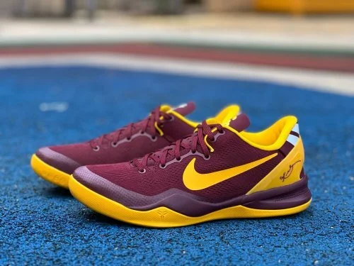 GX純正 コービー8 レッドイエロー「USC」PE スニーカー HQ3138-800