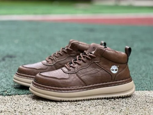 ティンバーランド ミッドトップ ブラウンブーツ