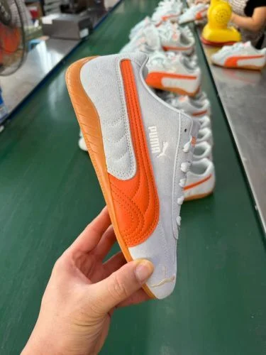 CS 純正 オープン プロダクト x プーマ スピードキャット ロートップ 406329 40