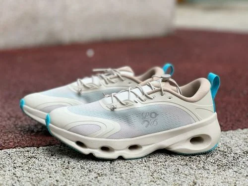 ロエベ x オン クラウドソロ ベージュ ランニングシューズ